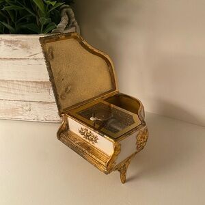 Sankyo Japan Bakelite Porcelain Art Deco Piano Music Box Roses in Working Order